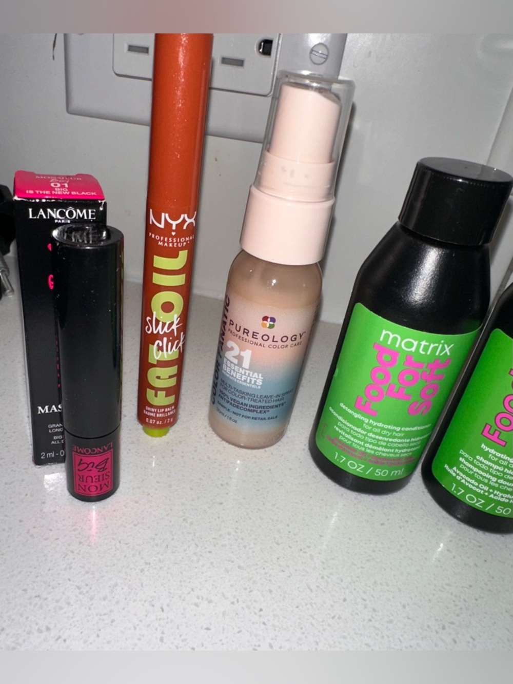 11 Piece Assorted Beauty Bundle - Picture 4 of 6